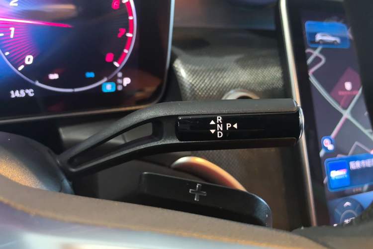 Used Mercedes-Benz GLC 2023 Facelift GLC 260 L 4MATIC Dynamic Version 5 Seats