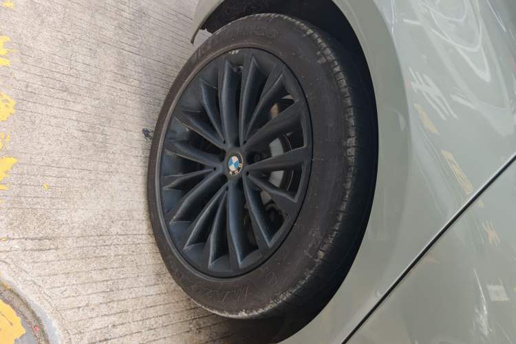 Used BMW 5 Series New Energy 2020 Mileage Upgrade Version 530Le Luxury Package Right Rear Wheel Hub