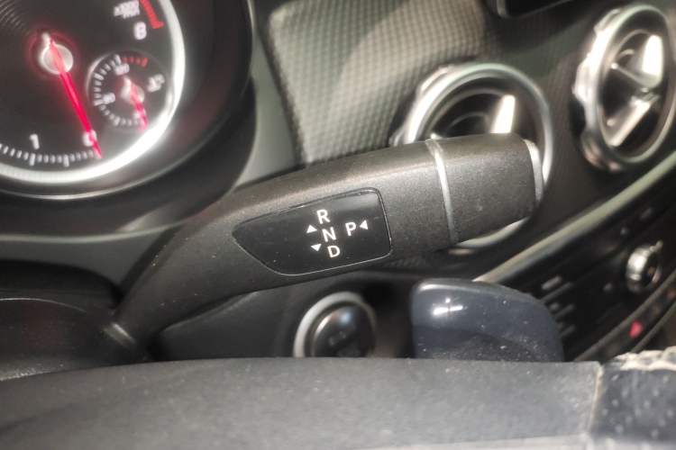 Used Mercedes-Benz GLA 2017 GLA 200 Sport Edition Gear Lever