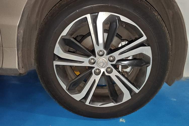Used Honda UR-V 2017 370TURBO 2WD Prestige Edition China V Right Front Wheel Hub