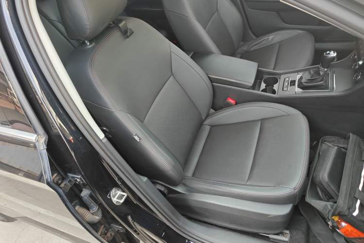 Used Skoda Superb 2018 TSI280 DSG Standard Edition China V Emission Standard Right Front Seat