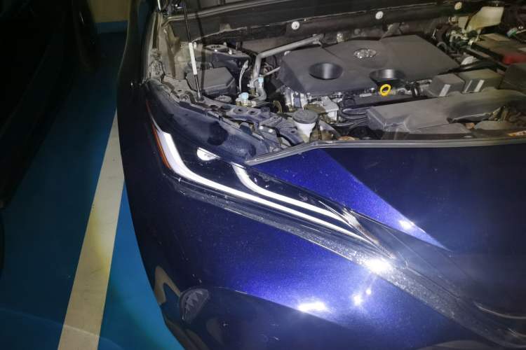 Used Toyota Harrier 2022 2.0L CVT Two-Wheel Drive Deluxe Edition Right Front Headlight