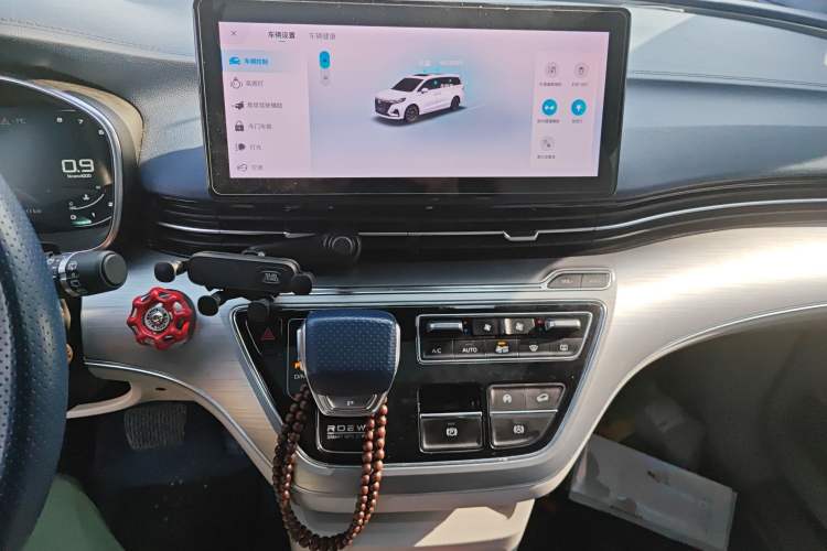 Used Roewe iMAX8 2022 400TGI Prestige Edition
