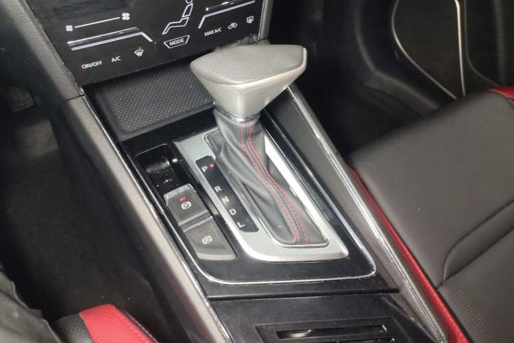 Used Venucia T60 2020 1.6L CVT Smart Drive Version China VI Standard