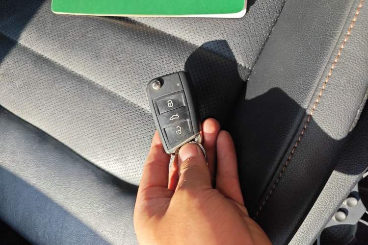 Used Volkswagen Golf Sportsvan 2016 280TSI Automatic Luxury Model Vehicle Key