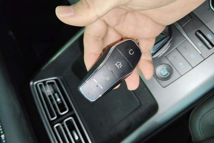 Used BYD Song Pro New Energy 2025 Second-Generation Intelligent Driving Version DM-i 115KM Excellence Edition Vehicle Key