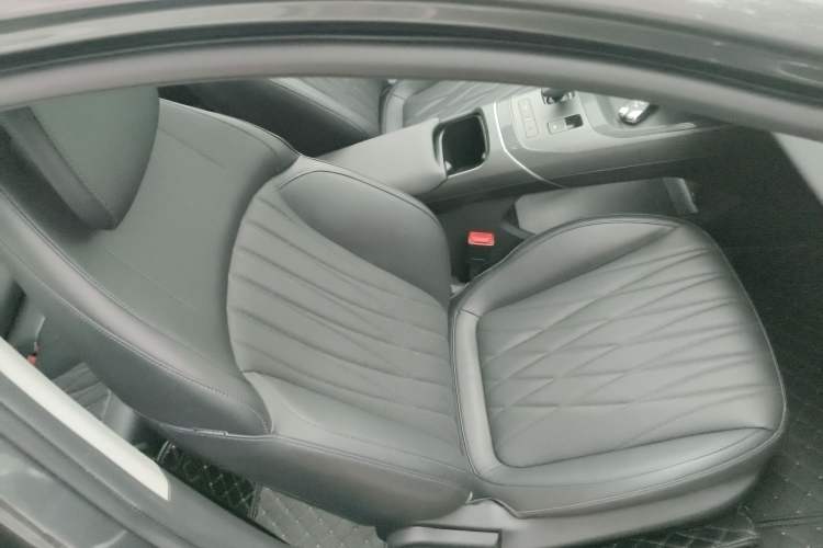 Used CHANGAN Eado 2024 1.5T GDI Automatic Flagship Edition Right Front Seat