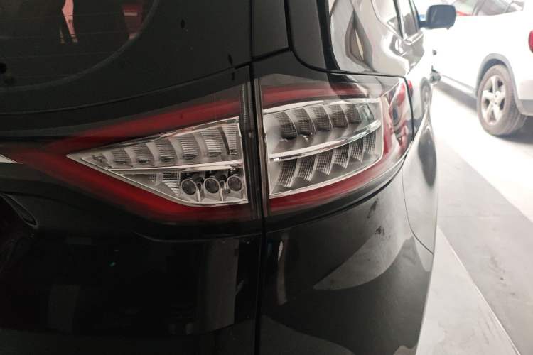 Used Ford Edge 2018 Facelifted EcoBoost 245 Two-Wheel-Drive Platinum Edition 5 Seats China V Emission Standard Right Rear Taillight