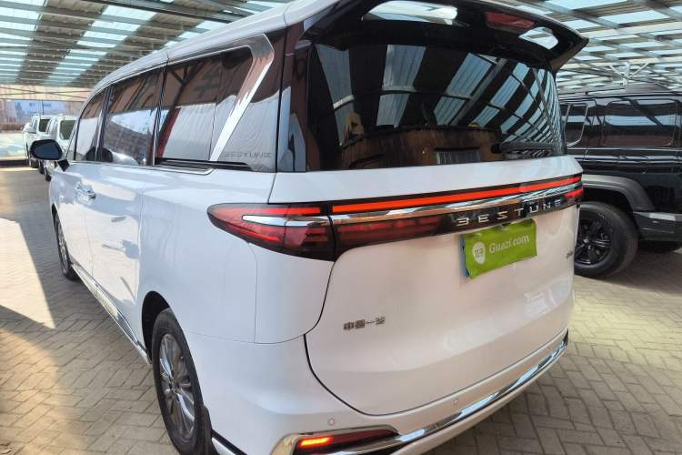 Used Bestune M9 2023 2.0T Ultimate Edition
