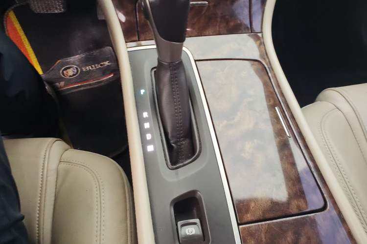 Used Buick LaCrosse 2013 2.4L SIDI Leading Comfort Version Gear Lever