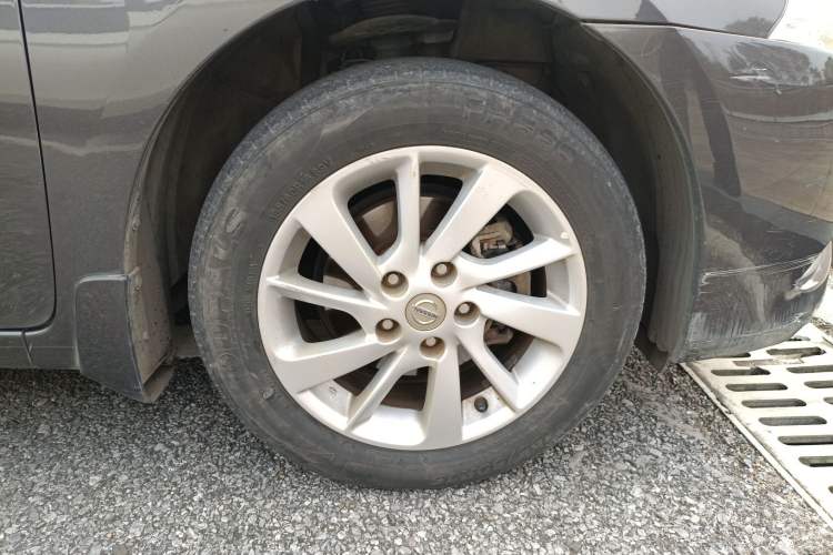 Used Nissan Sylphy 2012 1.6 XL CVT Luxury Edition Right Front Wheel Hub