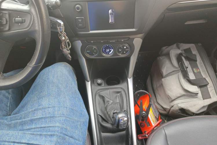 Used Citroen C3-XR 2015 1.6L Manual Pioneer Model Gear Lever