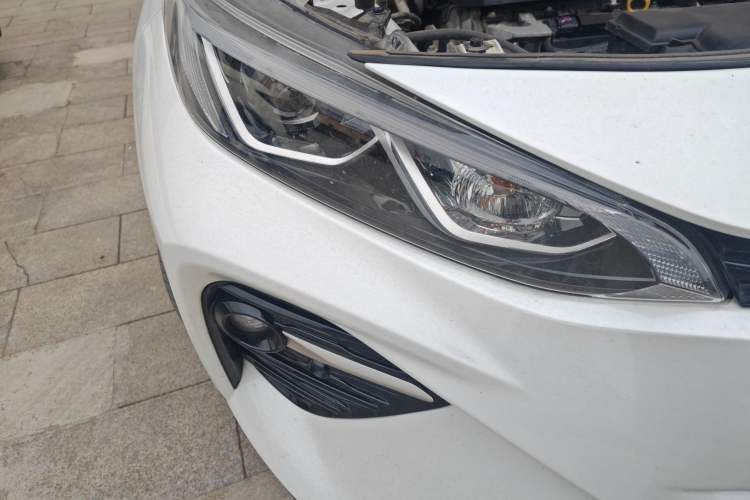 Used Toyota Wildlander 2023 2.0L CVT Two-Wheel Drive Luxury PLUS Edition Right Front Headlight