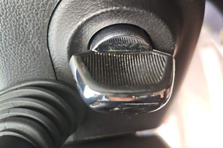 Used Chevrolet Captiva 2015 2.4L 4x4 Flagship Edition 7-Seater