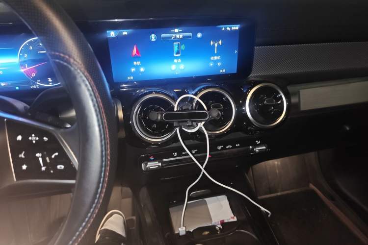 Used Mercedes-Benz GLB 2024-Year Restyled GLB 200 Dynamic Edition Audio And AC Panel