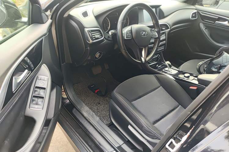 Used Infiniti QX30 2017 2.0T Four-Wheel Drive Fashion Edition