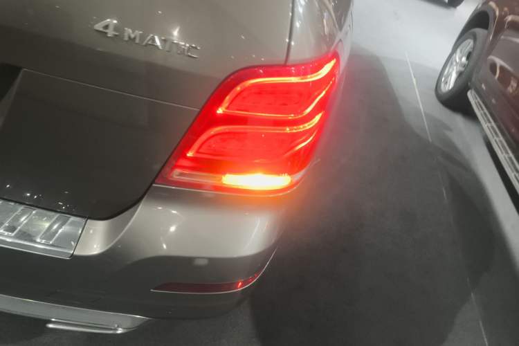 Used Mercedes-Benz GLK-Class 2013 GLK 300 4MATIC Dynamic Sunroof Model
