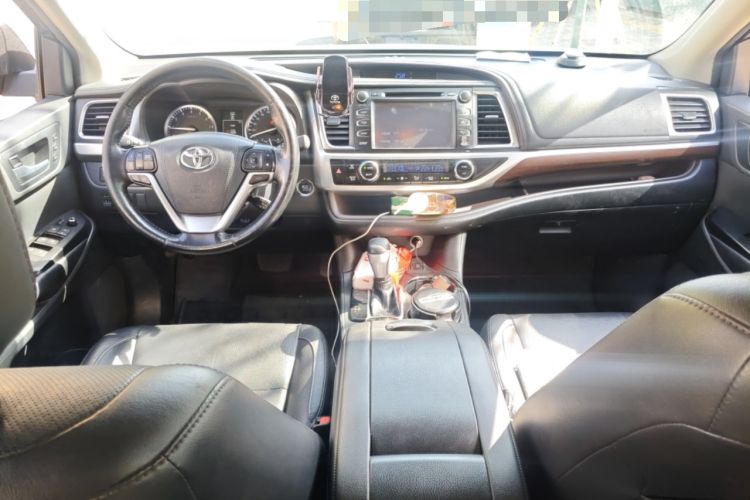 Used Toyota Highlander 2017 2.0T Four-Wheel Drive Ultimate Edition 7 Seats Center Console