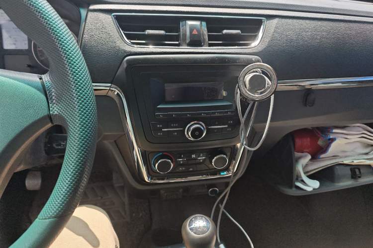 Used Jinbei Hiace X30 2019 1.5L Van Comfort Model China VI SWC15M Audio And AC Panel