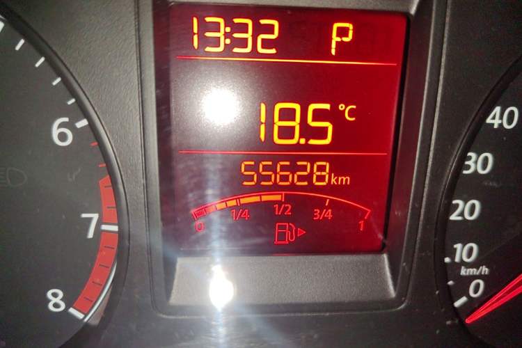 Used Volkswagen Jetta 2015 Value Edition 1.6L Automatic Fashion Version Odometer Close Up