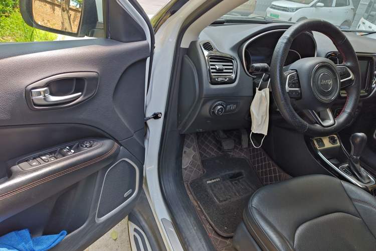 Used Jeep Compass 2017 200T Automatic Prestige Edition Driver Seat