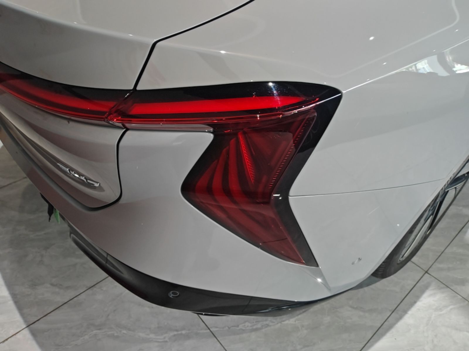 Hongqi EH7 2025 640 All-Wheel Drive Smart Selection Edition — снимка 9