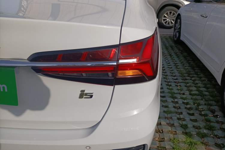 Used Roewe i5 2021 1.5L CVT Diamond Edition
