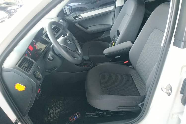 Used Volkswagen Santana 2015 Haval H6 1.6L Automatic Luxury Model Left Front Seat