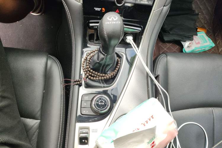 Used Infiniti Q50L 2015 2.0T Enjoyment Edition Gear Lever