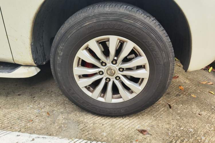 Used Nissan Patrol 2018 4.0L LinkedIn Edition Right Front Wheel Hub