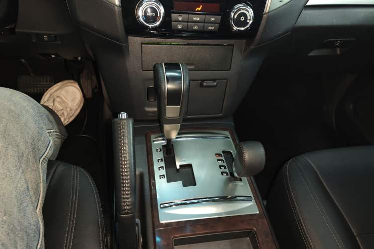 Used Mitsubishi Pajero 2018 3.0L Automatic Standard Edition
