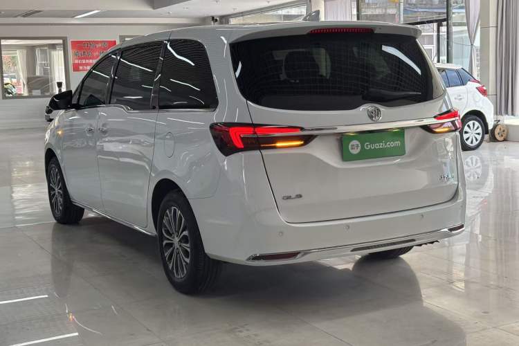 Used Buick GL8 2023 Facelifted Land Cruiser Executive Luxury Version Rear Left 45 Deg