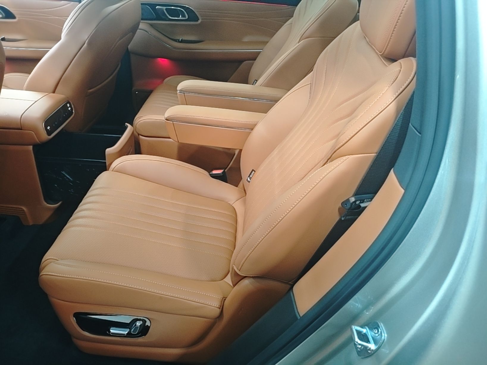Geely Galaxy M9 2025 Model 230km Two-Wheel-Drive Long-Distance Edition — снимка 20