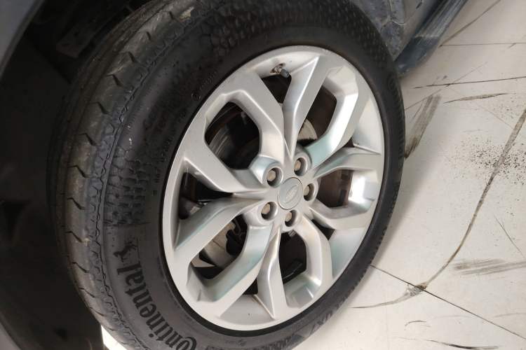 Used Land Rover Discovery Sport 2018 240 PS HSE Version Exterior 3