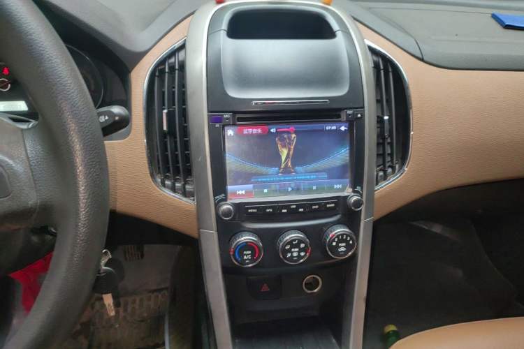 Used Baojun 630 2013 1.5L manual Elite version
