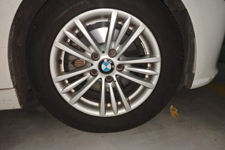 Used BMW 3 Series 2013 320Li Fashion Model
