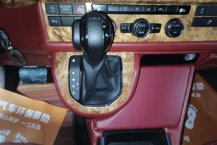 Used Volkswagen Caravelle 2017 2.0 TSI 4x4 Comfort Edition 7-Seater
