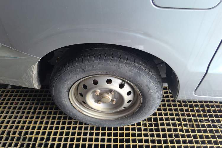 Used Wuling Hongguang V 2019 1.5L Jingqu Version China VI LAR Right Rear Wheel Hub