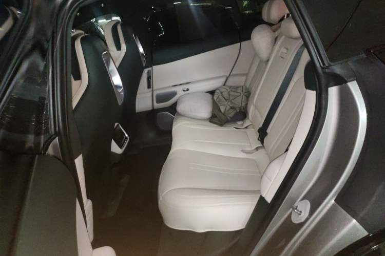Used Xiaomi Auto YU7 2025 Ultra-Long Range High-Performance All-Wheel-Drive Max Edition Left Rear Seat