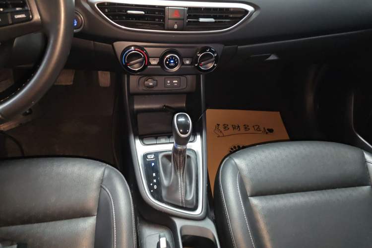 Used Hyundai Celesta 2017 1.6L Automatic Yueshin Edition DLX Gear Lever