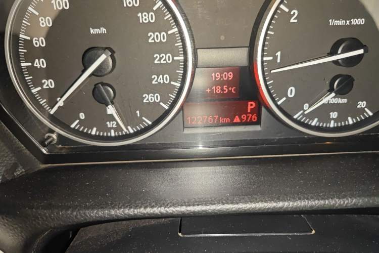 Used BMW 3 Series 2011 320i Convertible Coupe Odometer Close Up