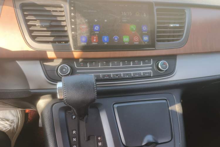 Used SAIC MAXUS G10 2016 2.0T Automatic Elite Edition Audio And AC Panel