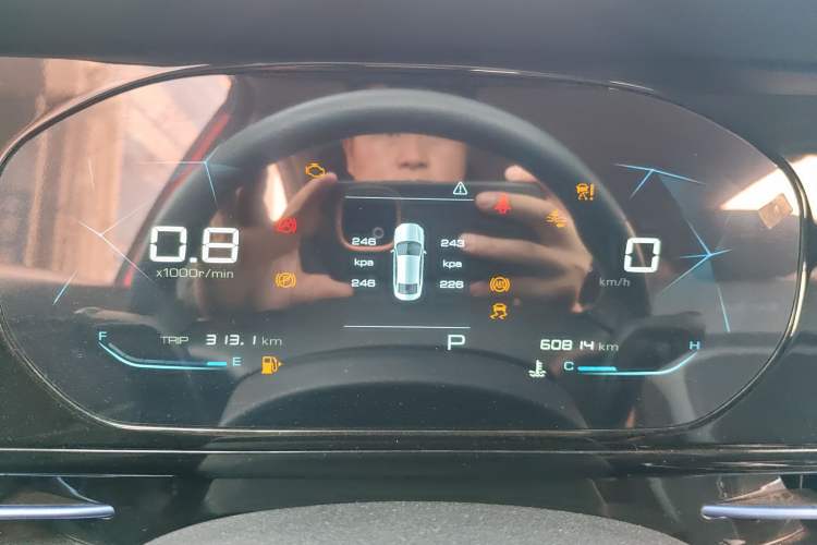 Used Baojun RC-6 2019 1.5T CVT Elite Version with 24-Hour Online Service Instrument Cluster