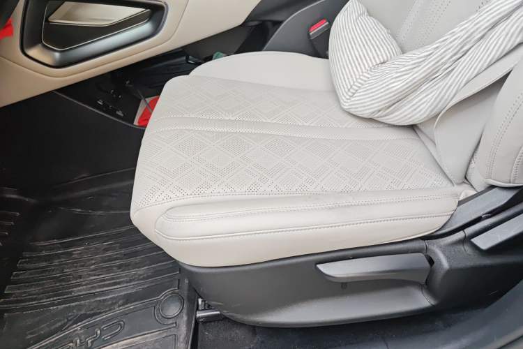 Used BYD Yuan UP 2024 401KM Leading Edition