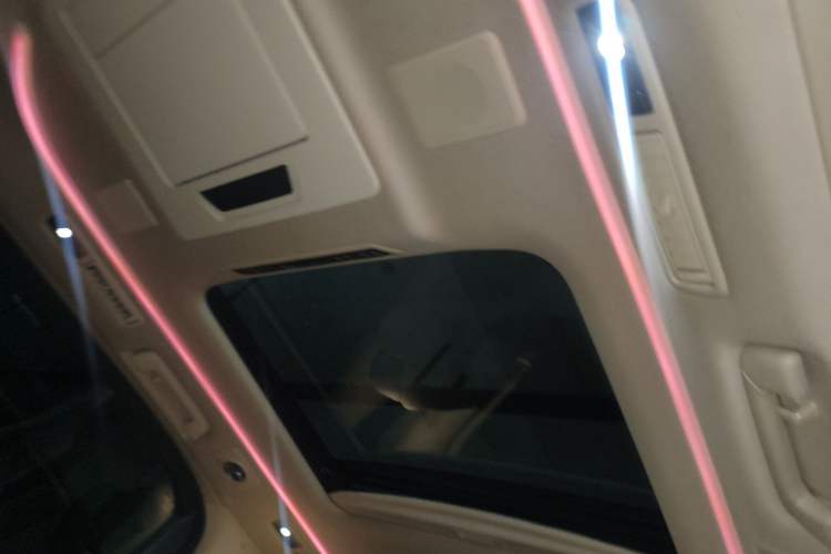 Used Toyota Vellfire 2021 Crown Dual-Engine 2.5L HV Supreme Edition Headliner