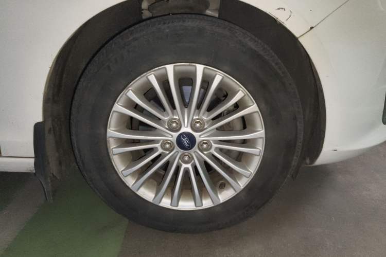 Used Ford Escort 2015 1.5L Manual Comfort Model
