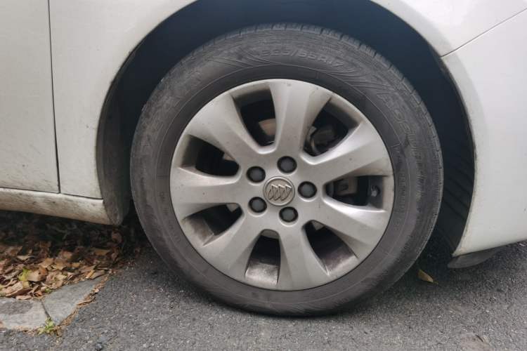 Used Buick Regal 2015 2.0L Elite Fashion Edition Right Front Wheel Hub