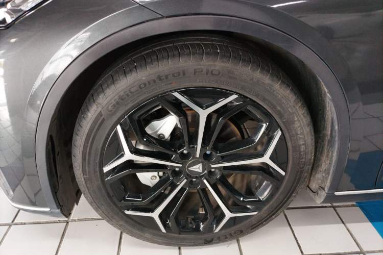 Used Deepal SL03 2023 200Max Range-Extended Version Left Front Wheel Hub