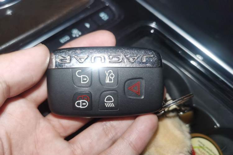 Used Jaguar XFL 2019 XFL 2.0T 250 PS Two-Wheel-Drive Luxury Edition
