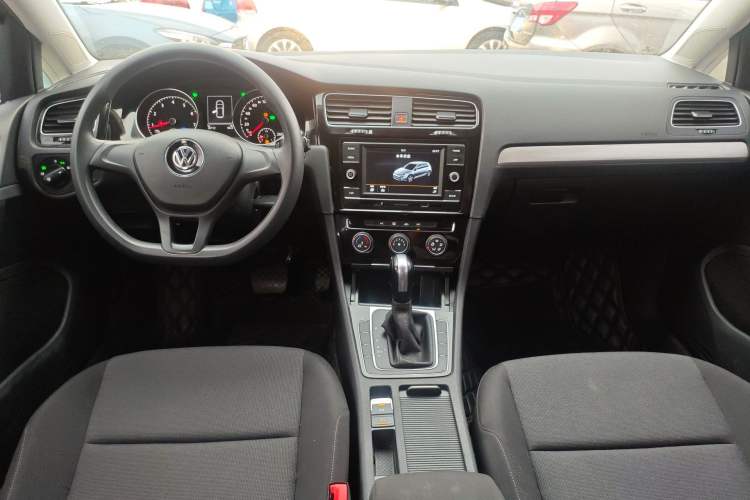 Used Volkswagen Golf 2019 1.6L Automatic Fashion Model China V Standard